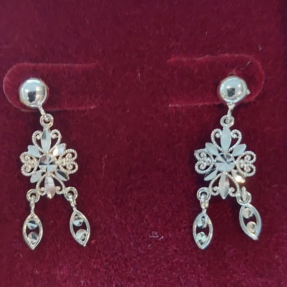 Zales Silver Floral Earrings - Picture 2 of 4